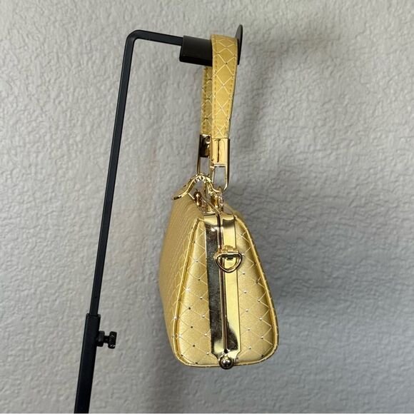 Vintage Yellow Gold Quilted Pattern Clutch Bag - Picture 5 of 9